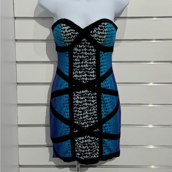 Rampage Dresses & Skirts - Y2k style Rampage Strapless‎ Blue and Black Patterned Dress